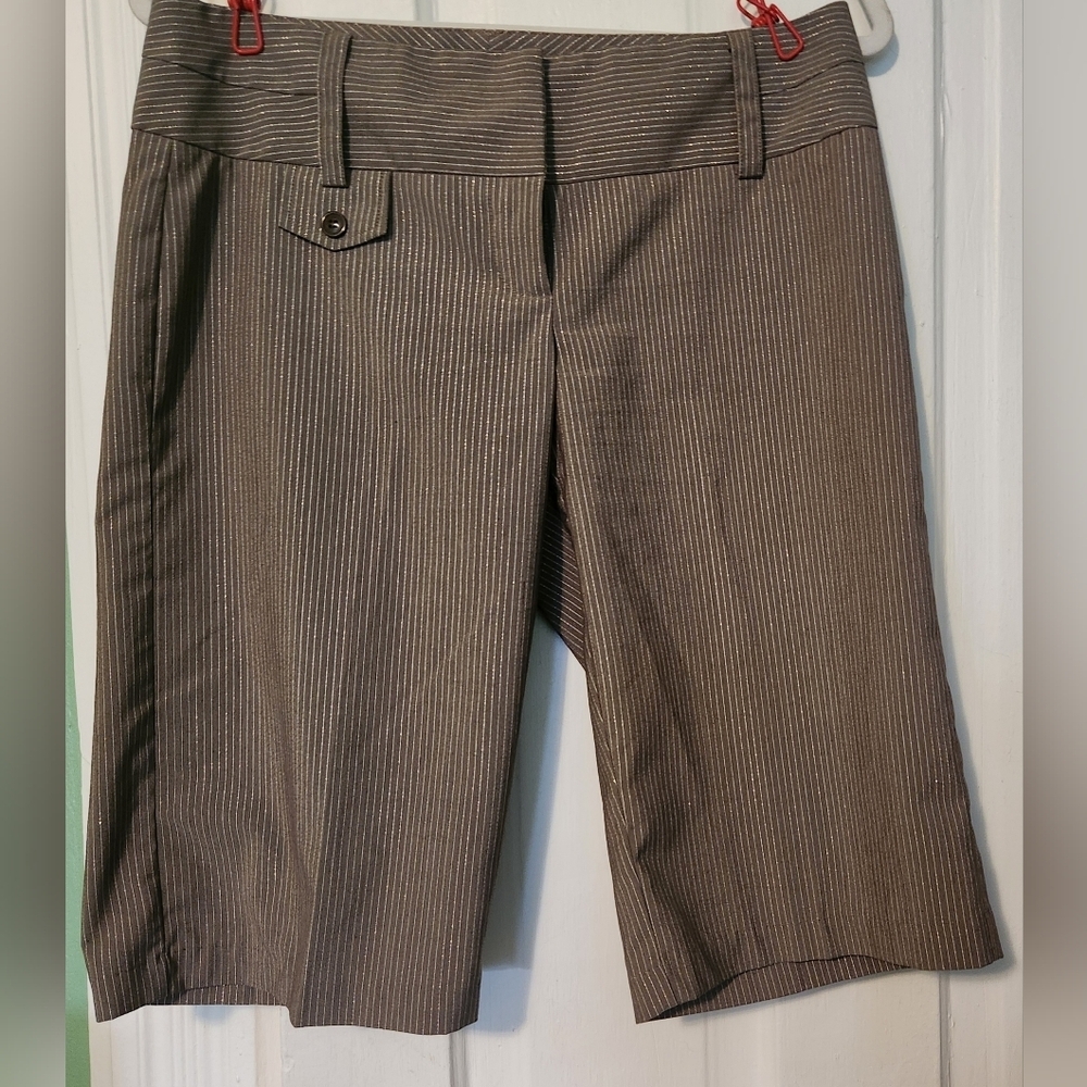Tracy Evans Brown Pinstripe Shorts Sz 8 EUC